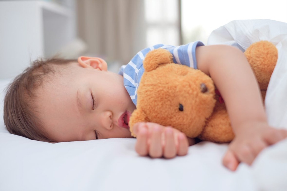 Giấc ngủ rất quan trọng với bé, một giấc ngủ ngon trọn vẹn sẽ giúp bé phát triển toàn diện
