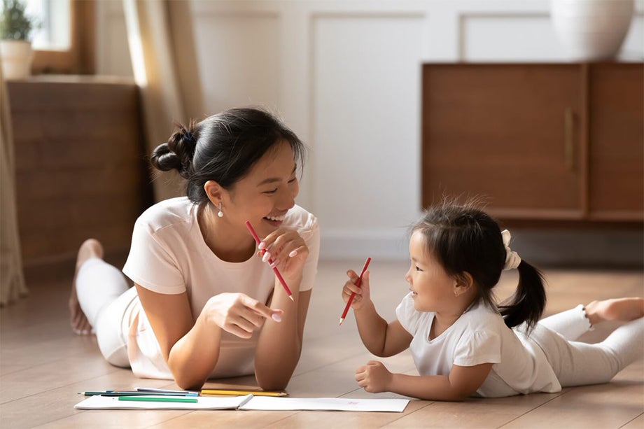 Dành thời gian hoạt động riêng với mỗi đứa trẻ là cách để trẻ cảm nhận sự yêu thương