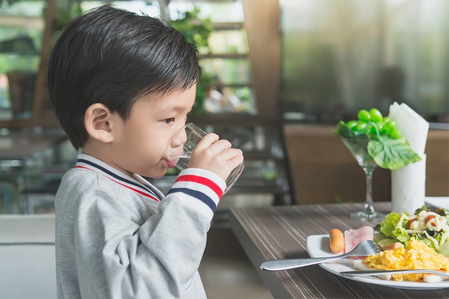 Hiểu về quy chuẩn sẽ góp phần hình thành thói quen ăn uống cho trẻ