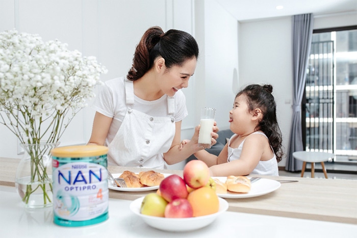 Quan tâm đến trẻ để phát hiện tiềm năng của con, từ đó nuôi dạy đúng cách cho trẻ phát triển tốt nhất.