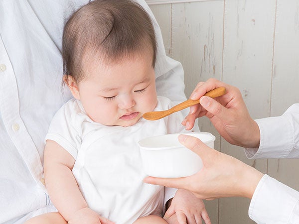 Hình minh họa về nguyên nhân bé biếng ăn và cách khắc phục