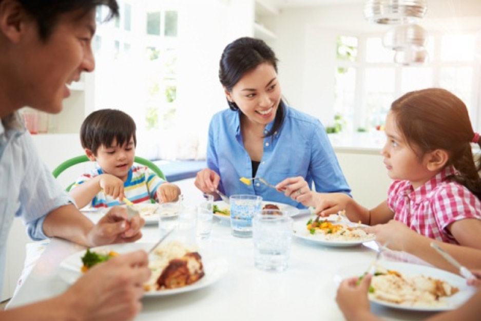 Mách mẹ 10 cách tạo thói quen ăn uống lành mạnh cho trẻ