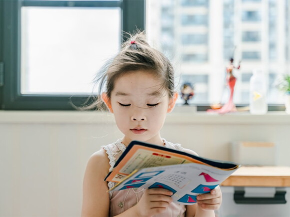 Hình minh họa các bí quyết giúp trẻ thích đọc sách