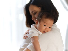 Mách mẹ mẹo chữa trẻ sơ sinh bị nấc cụt