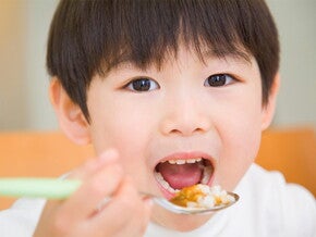 Mẹo tập thói quen ăn uống cho trẻ từ 2 - 6 tuổi