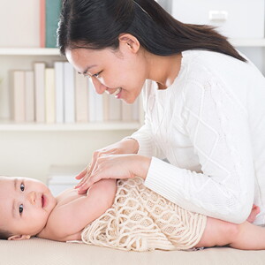 Bí quyết massage cho bé sơ sinh Bí quyết massage cho bé sơ sinh
