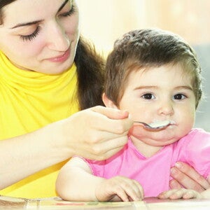 Nhận biết dấu hiệu đói và no của trẻ giúp mẹ chọn thời điểm phù hợp cho bé ăn Nhận biết dấu hiệu đói và no của trẻ giúp mẹ chọn thời điểm phù hợp cho bé ăn