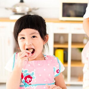 Mách mẹ 9 cách cho trẻ ăn món mới thật dễ dàng Mách mẹ 9 cách cho trẻ ăn món mới thật dễ dàng