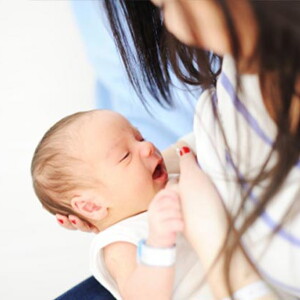 Tự tin cho con bú sữa mẹ Tự tin cho con bú sữa mẹ
