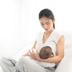 Lợi ích tuyệt vời khi nuôi con bằng sữa mẹ Lợi ích tuyệt vời khi nuôi con bằng sữa mẹ