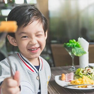 Mách mẹ nhu cầu dinh dưỡng cho trẻ mầm non Mách mẹ nhu cầu dinh dưỡng cho trẻ mầm non