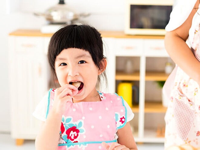 Mách mẹ 9 cách cho trẻ ăn món mới thật dễ dàng Mách mẹ 9 cách cho trẻ ăn món mới thật dễ dàng