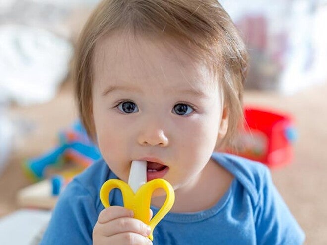 Những điều cần lưu ý khi trẻ mọc răng 