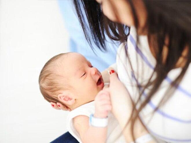 Tự tin cho con bú sữa mẹ Tự tin cho con bú sữa mẹ