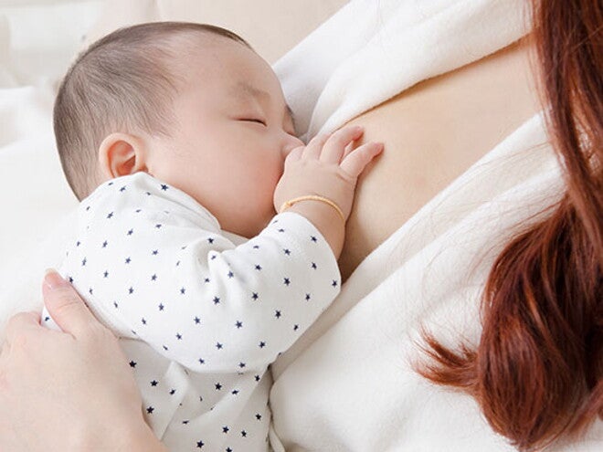 Sẵn sàng nuôi con bằng sữa mẹ