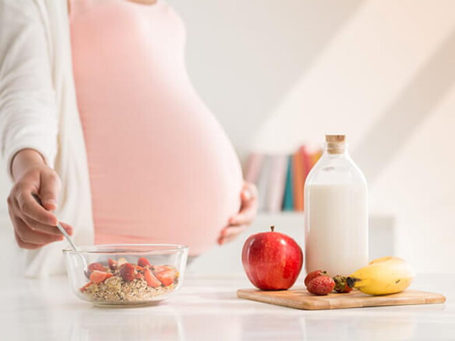 Cẩm nang bà bầu: Vai trò của Axit folic & Sắt