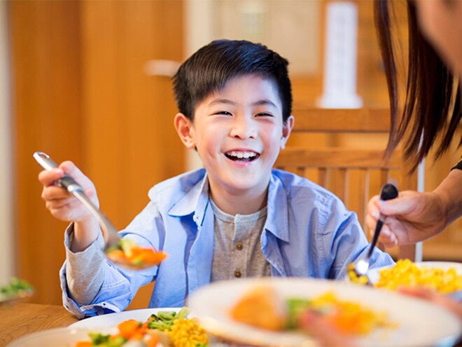 Xây dựng thói quen ăn uống cho trẻ phần 1