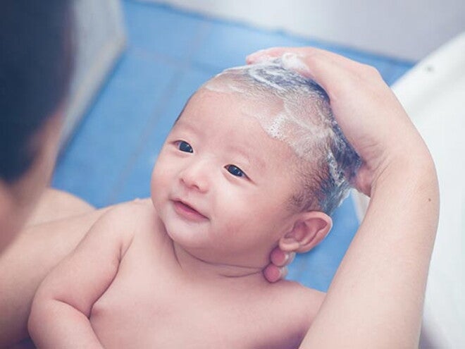 Tất tần tật cách tắm cho trẻ sơ sinh  