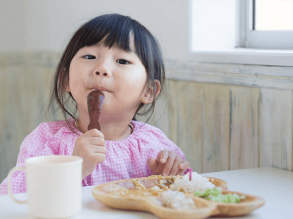 Hình minh họa các cách tạo thói quen ăn uống lành mạnh cho trẻ